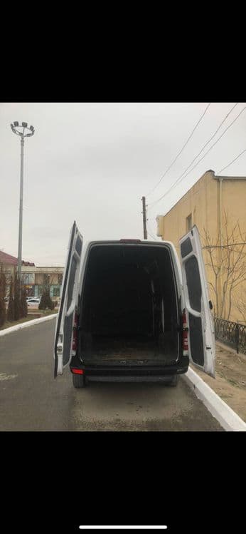 Yuk mashina mersades sprinter — 4
