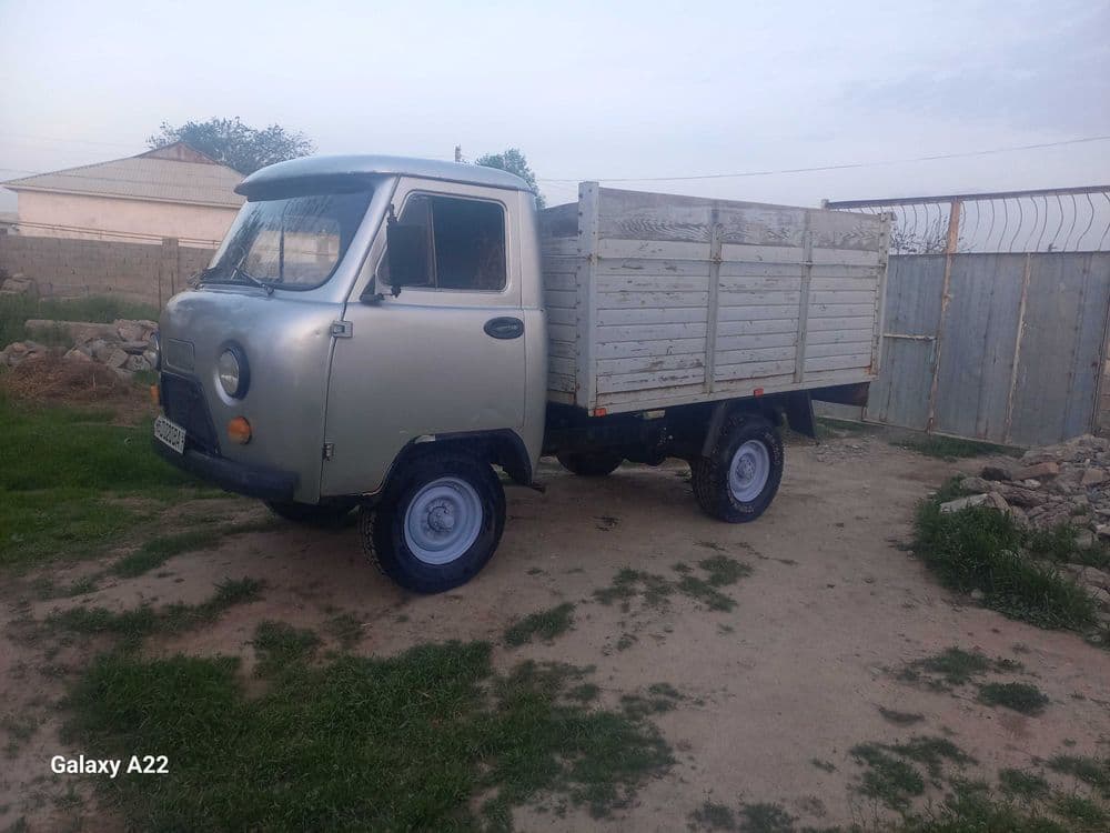 Uaz 452 bortli tentli — 2