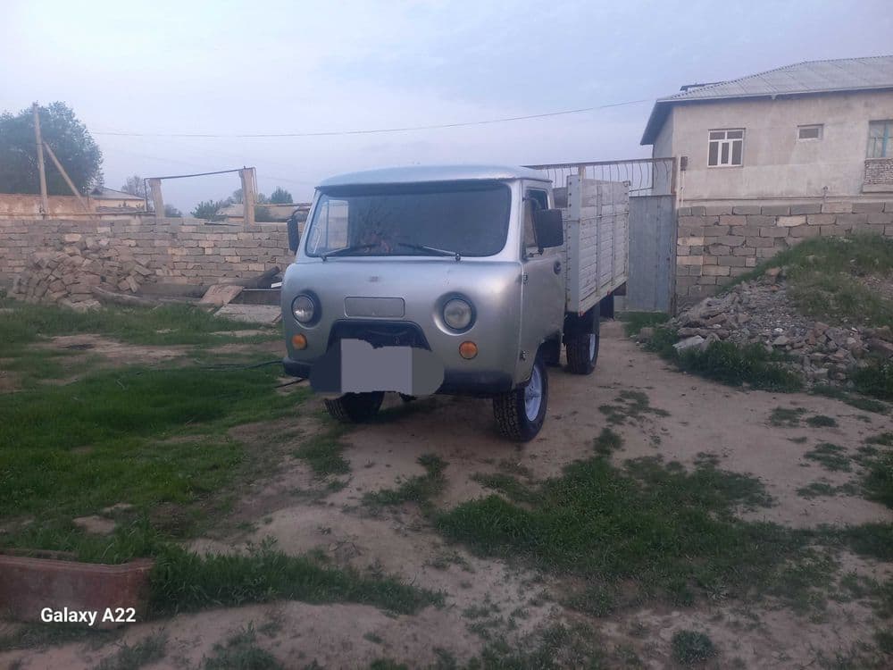 Uaz  452 bortli tentli — 2