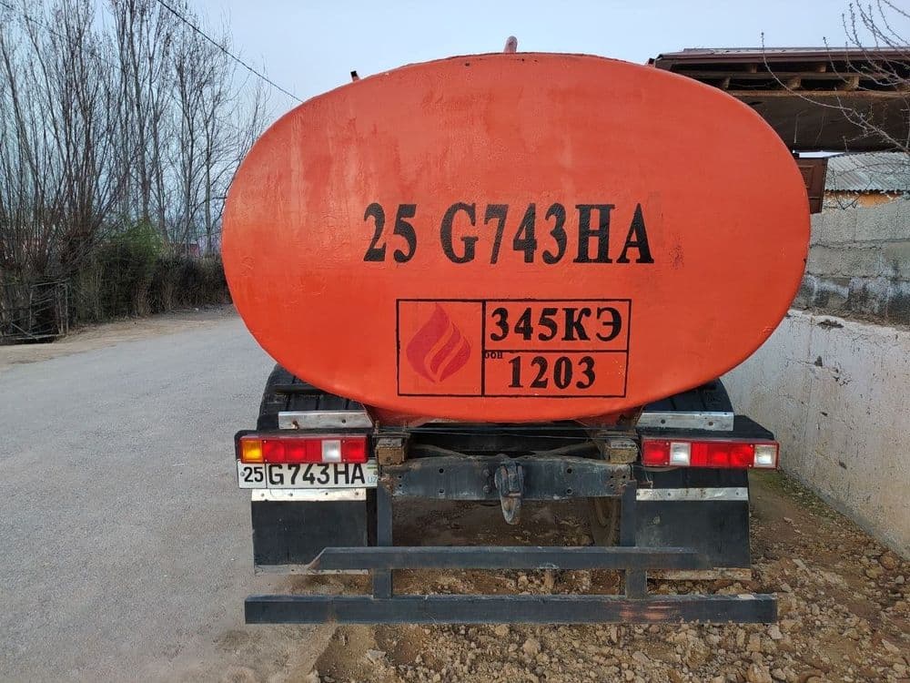 Gaz 53 benzavoz. — 3