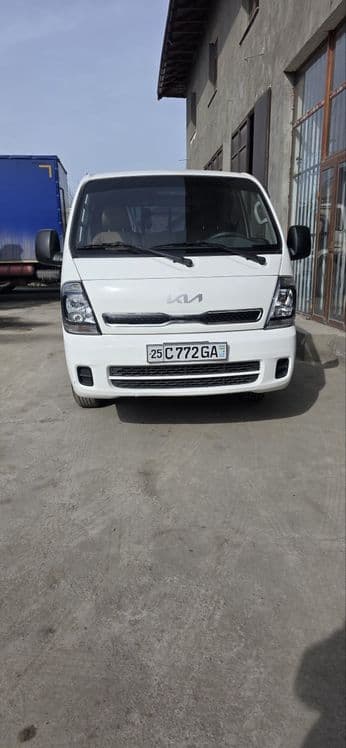 KIA BONGO sotiladi yuk bortli. 2023-yil — 1