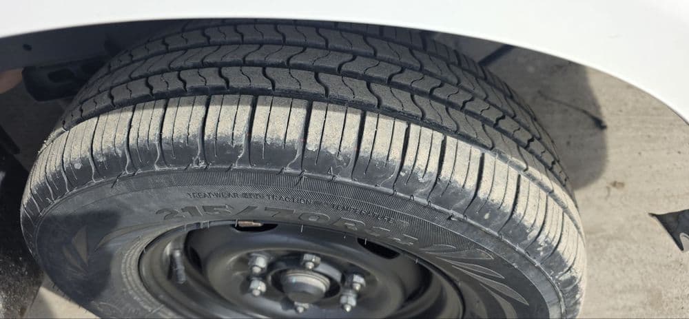 KIA BONGO sotiladi yuk bortli. 2023-yil — 6