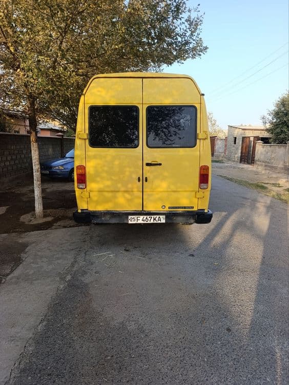 Mersedes benz 1992 yil furgon — 3
