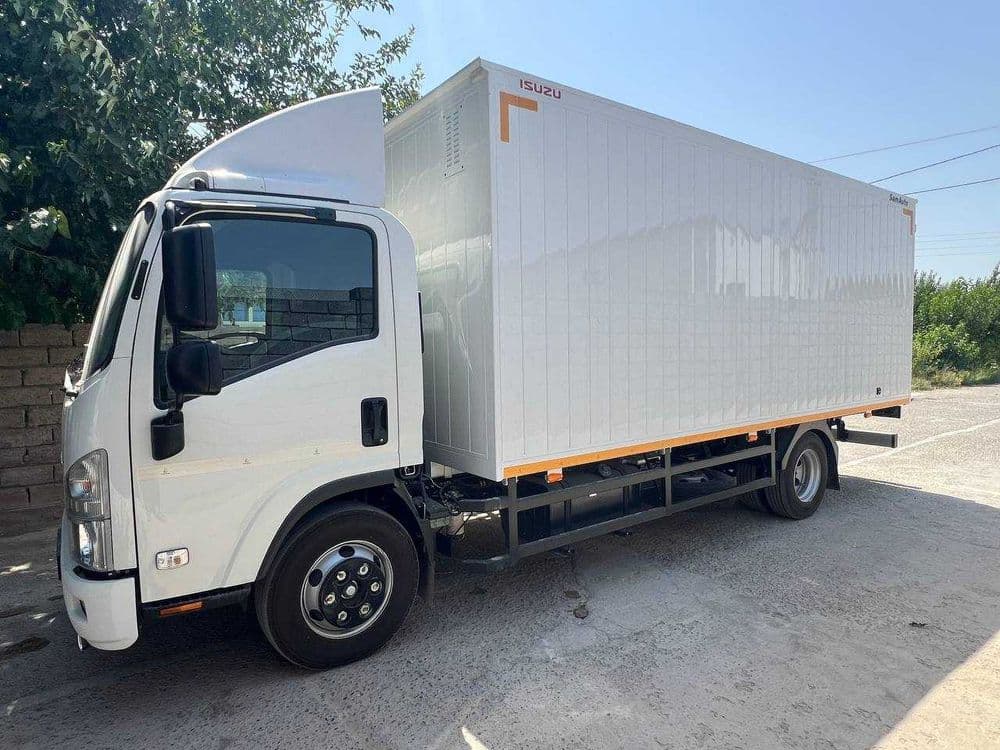 Isuzu NQR 90 dizil 2023 yangi — 1