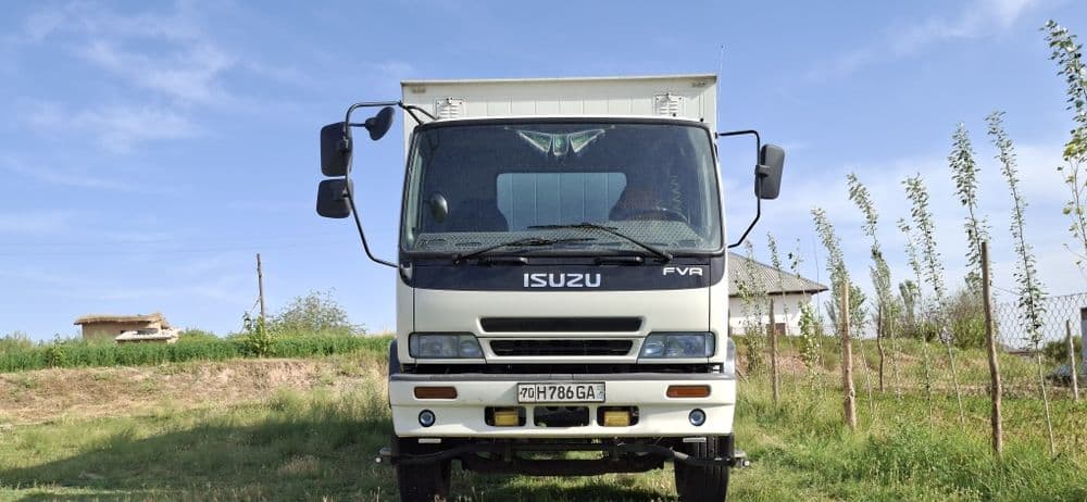 Isuzi 10 tonality sotiladi — 1