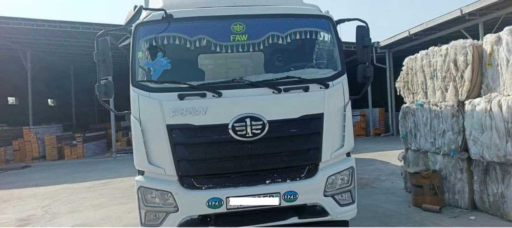 FAW фургон сотилади