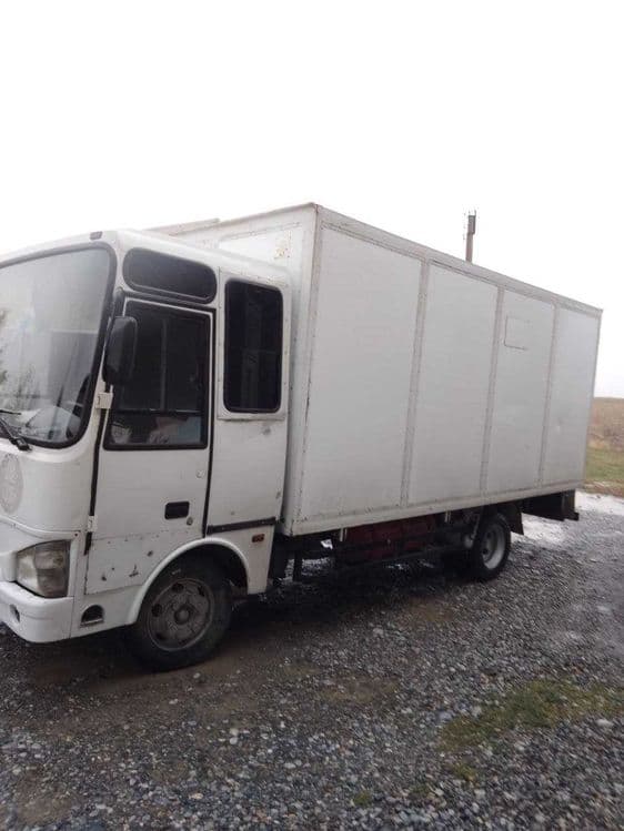 model:isuzu furgon — 3