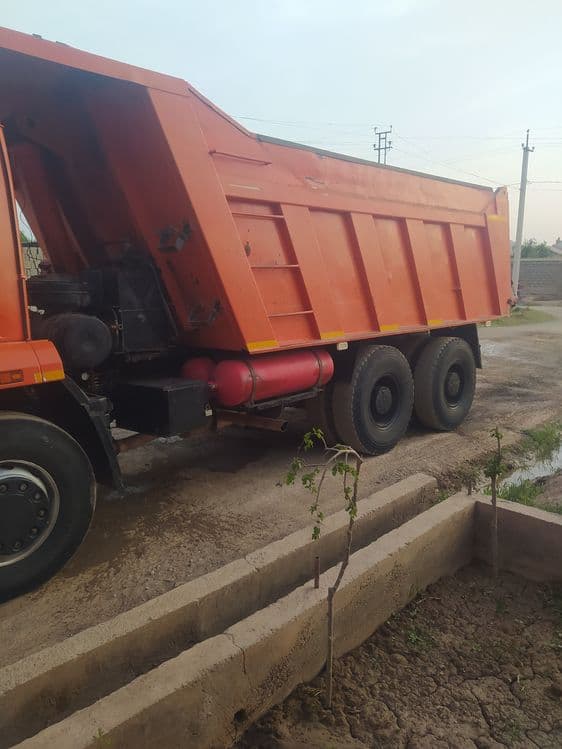 KAMAZ euro2 2005 yilda chiqarilgan metan gaz balonlari bor xolati aʼlo — 7