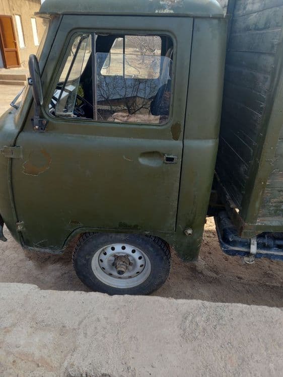 Uaz 3303 sotiladi — 2
