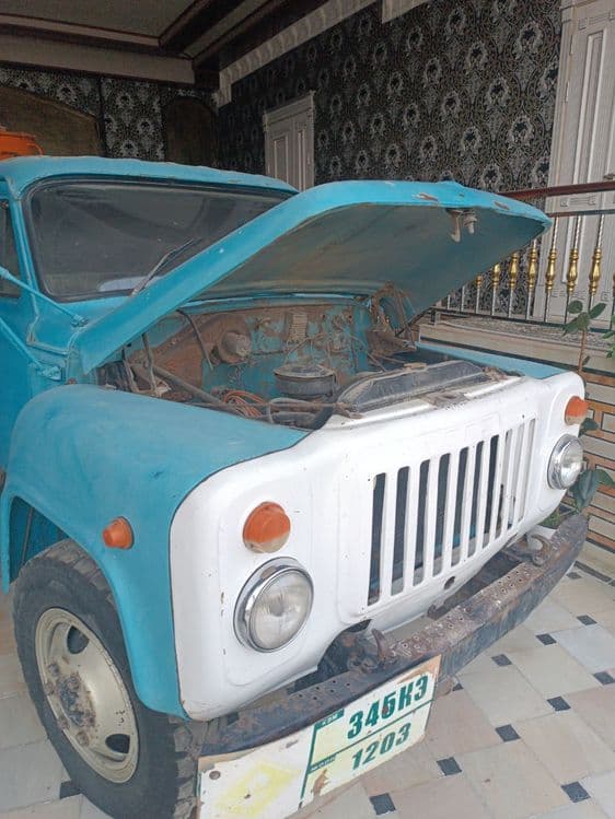 Benzavoz Gaz 53 sotiladi