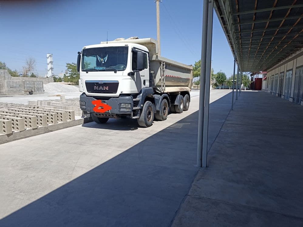 Самосвал MAN TGS41.400 — 3