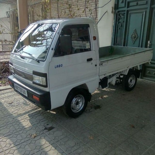 Labo srochno sotiladi — 1