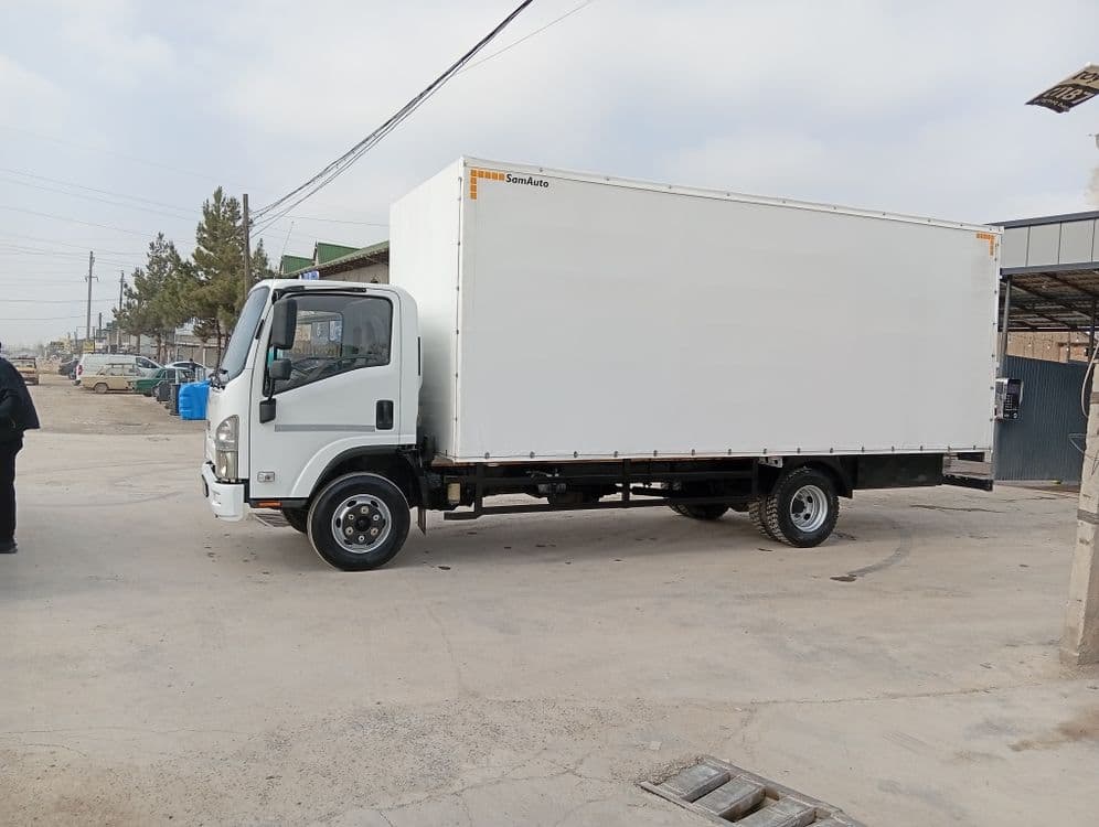 Isuzu sotiladi yili 2017 holati ideal kraska radnoy prabeg 2700 — 1