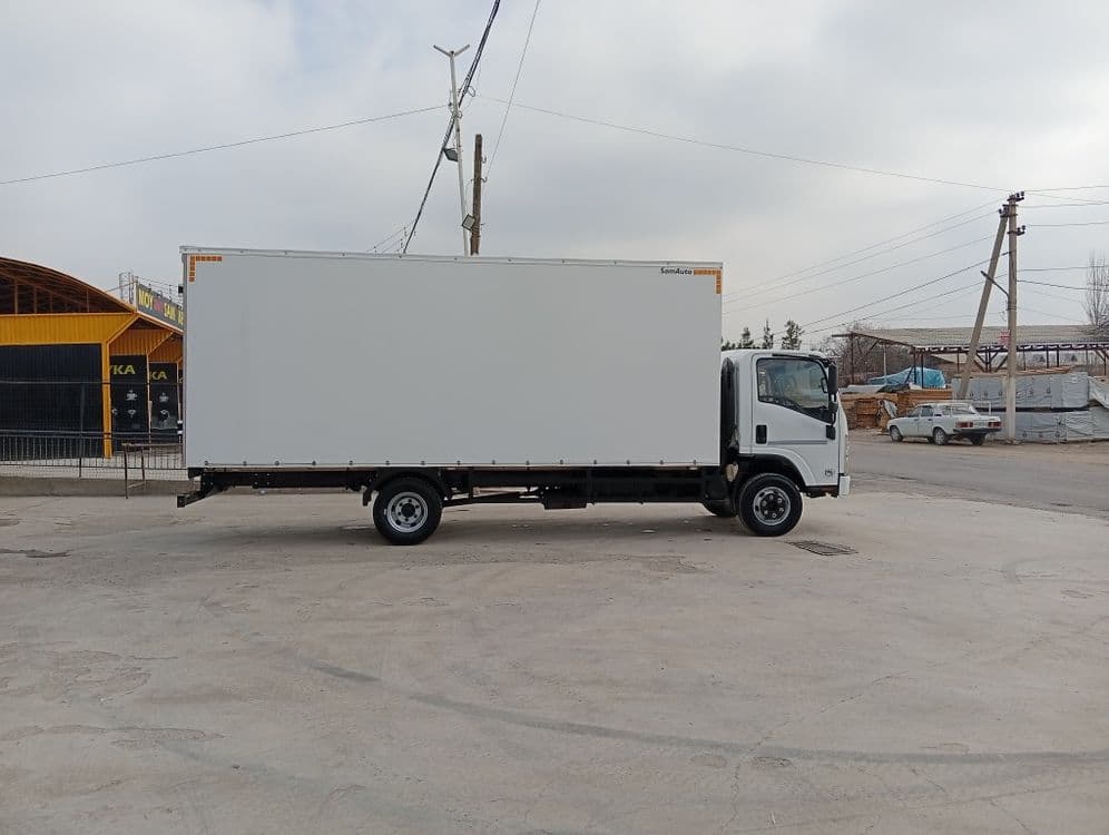 Isuzu sotiladi yili 2017 holati ideal kraska radnoy prabeg 2700 — 2