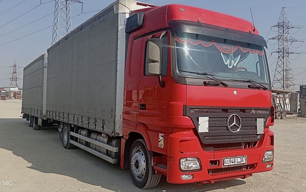 Fura/Фура, Паравоз: Mercedes-Benz Actors / прицеп TrampTrail — 6