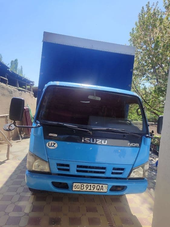 Isuzu NQR 5tonnali yuk tent avtamobili — 2