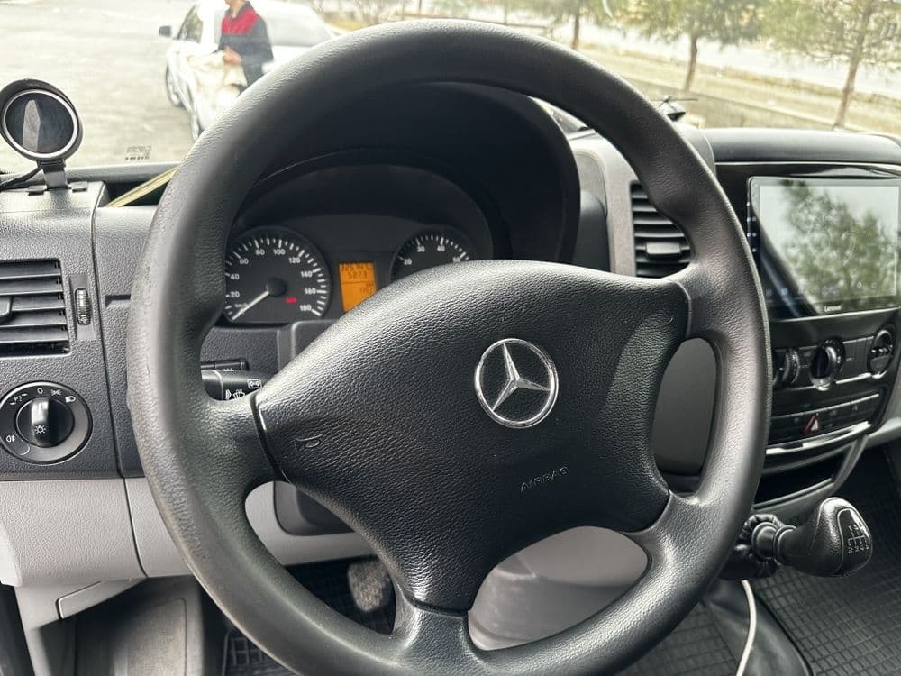 Sprinter Mercedes-Benz — 6