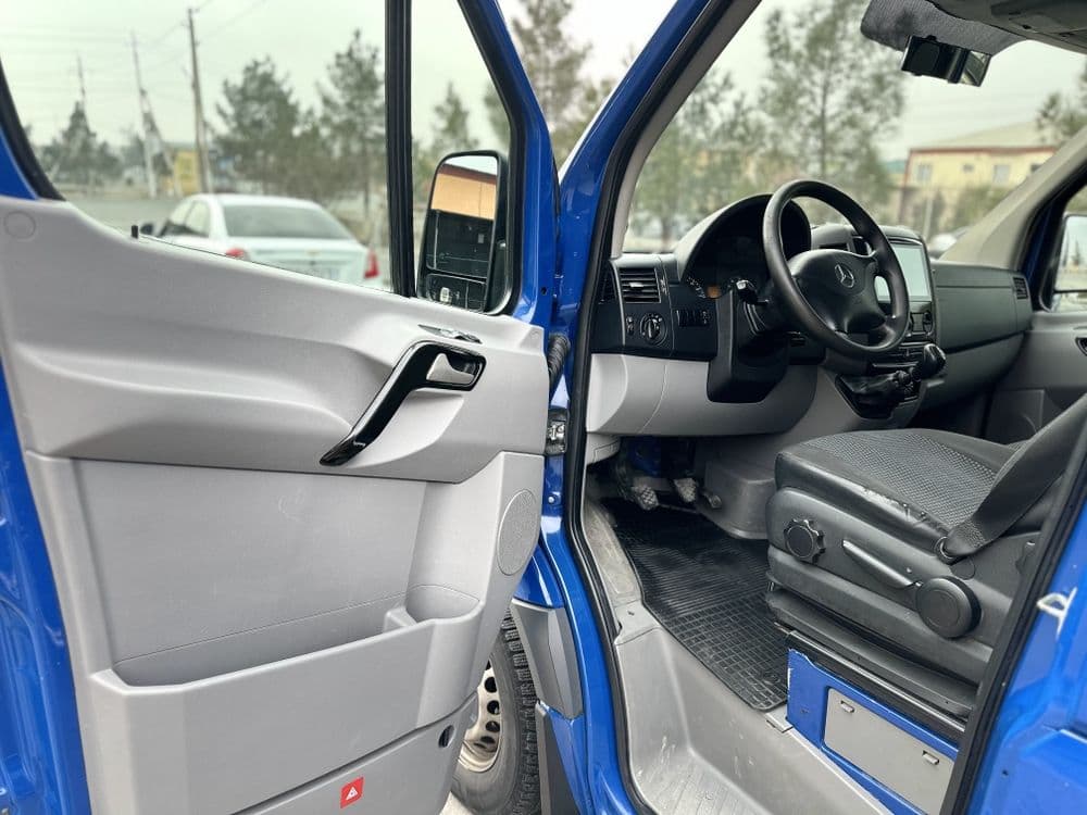 Sprinter Mercedes-Benz — 8