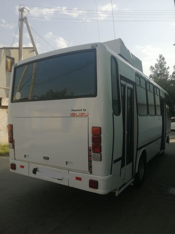 Isuzu Avtobus NP37 — 4