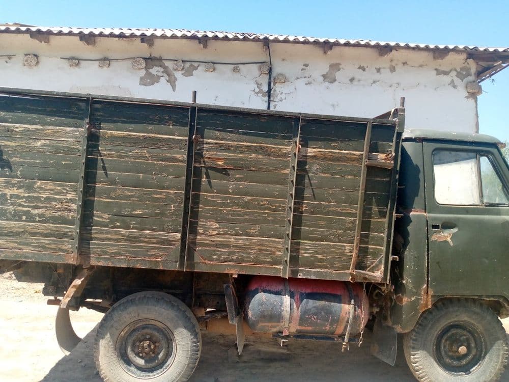 UAZ 3303  gruzovoy — 2