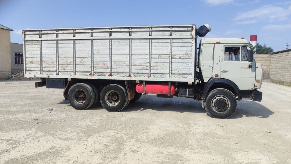 Kamaz 10 tonnalik — 2
