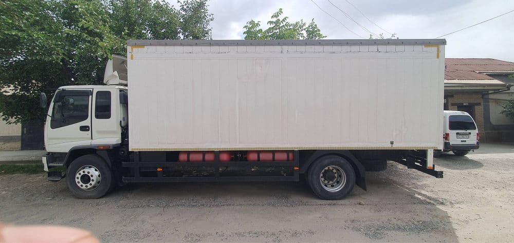 Isuzu sotiladi FVR — 2
