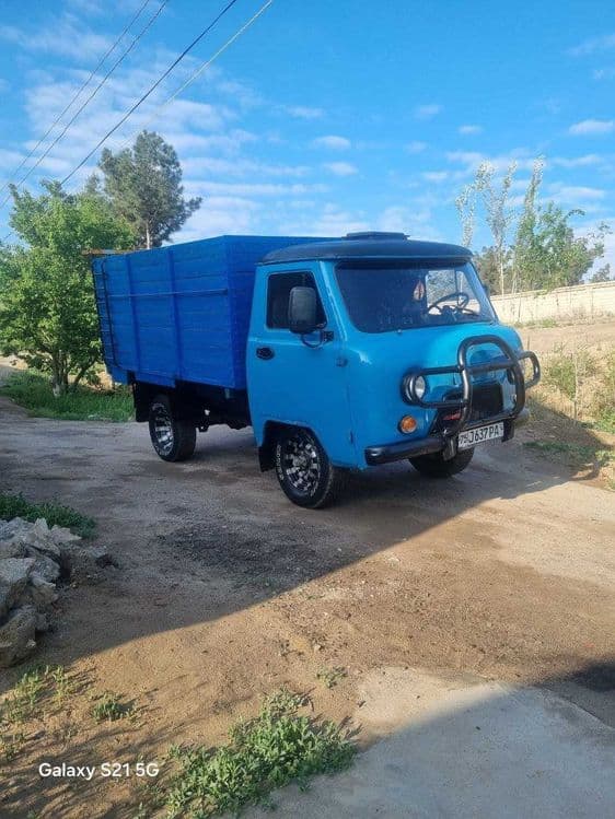 Автомашина УАЗ-3303 — 3