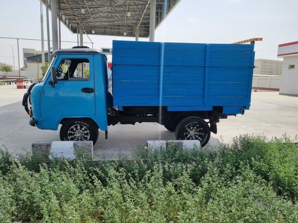 Автомашина УАЗ-3303 — 6