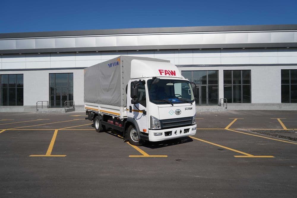 FAW Tiger VH bortli tentli avtofuron (19.4 m³)