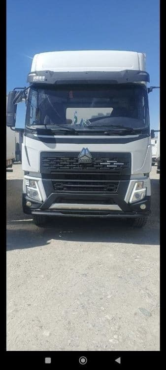 HOWA sinotruk V5 furgon