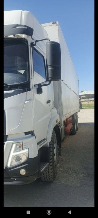 HOWA sinotruk V5 furgon — 3