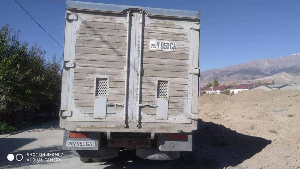 Kamaz 10 tonnalik — 2