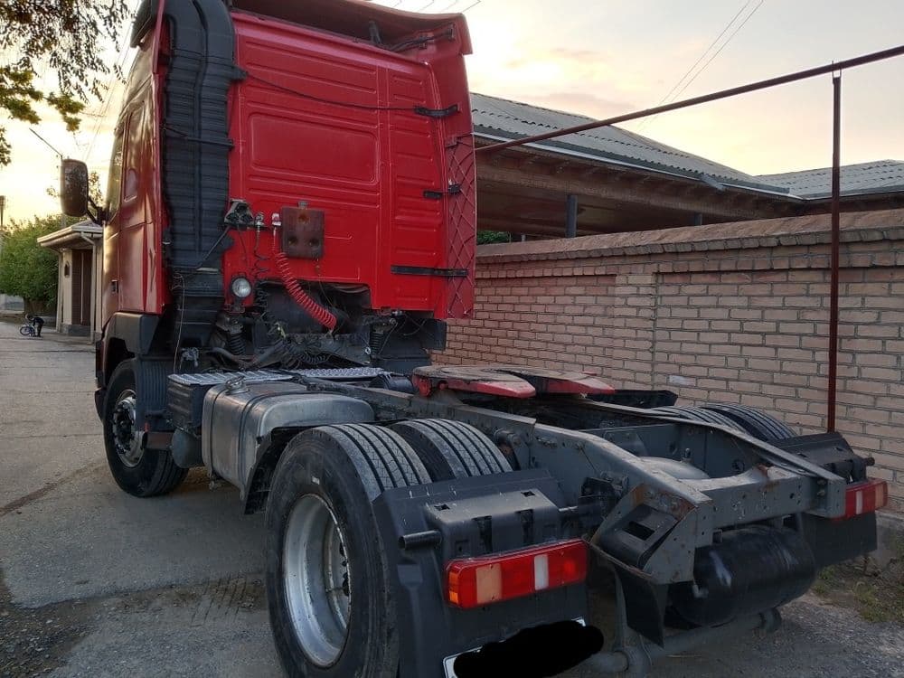 Volvo тягач фура — 2