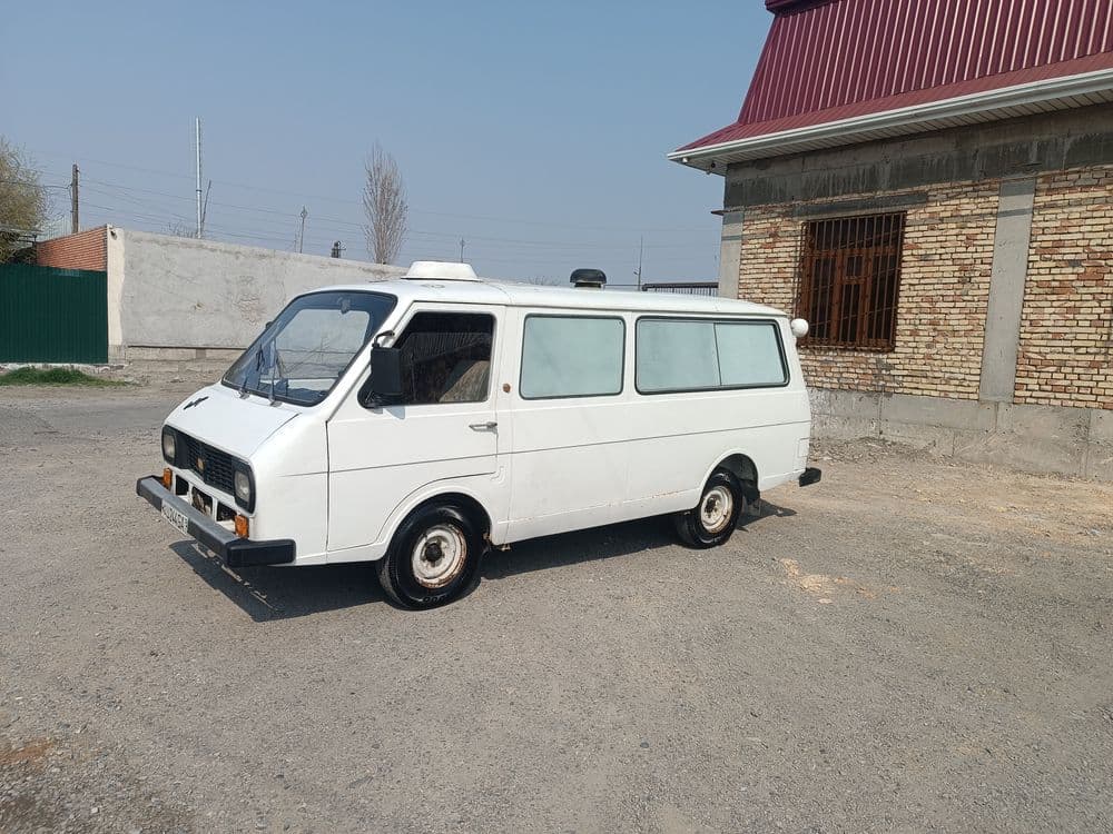 Машина Раф  1995 йил . — 6