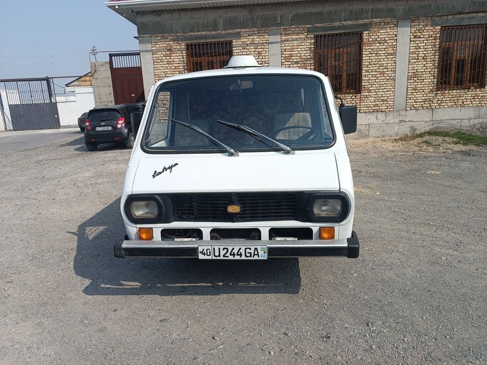 Машина Раф  1995 йил . — 8
