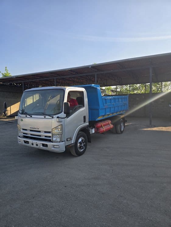 ISUZU самосвал сотилади 22000 &  2008 год — 1