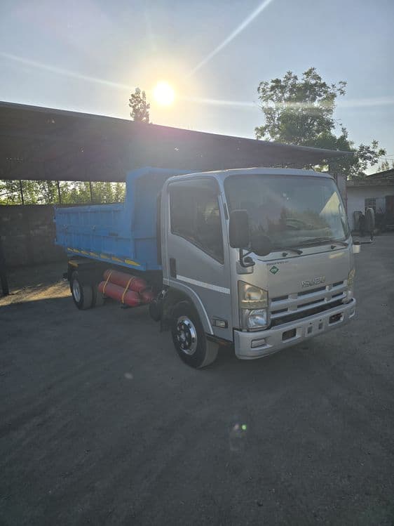 ISUZU самосвал сотилади 22000 &  2008 год — 2