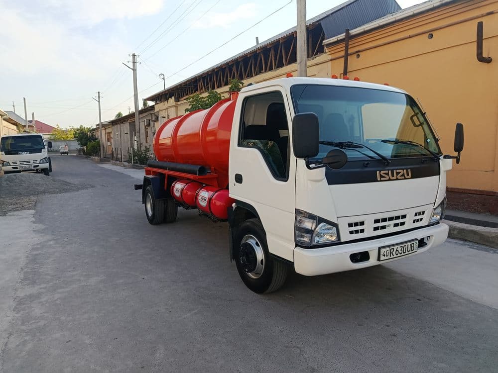 Isuzu Gavnavoz  2011 yil — 1