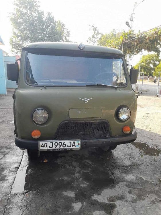 УАЗ 330301
буханка продам — 2