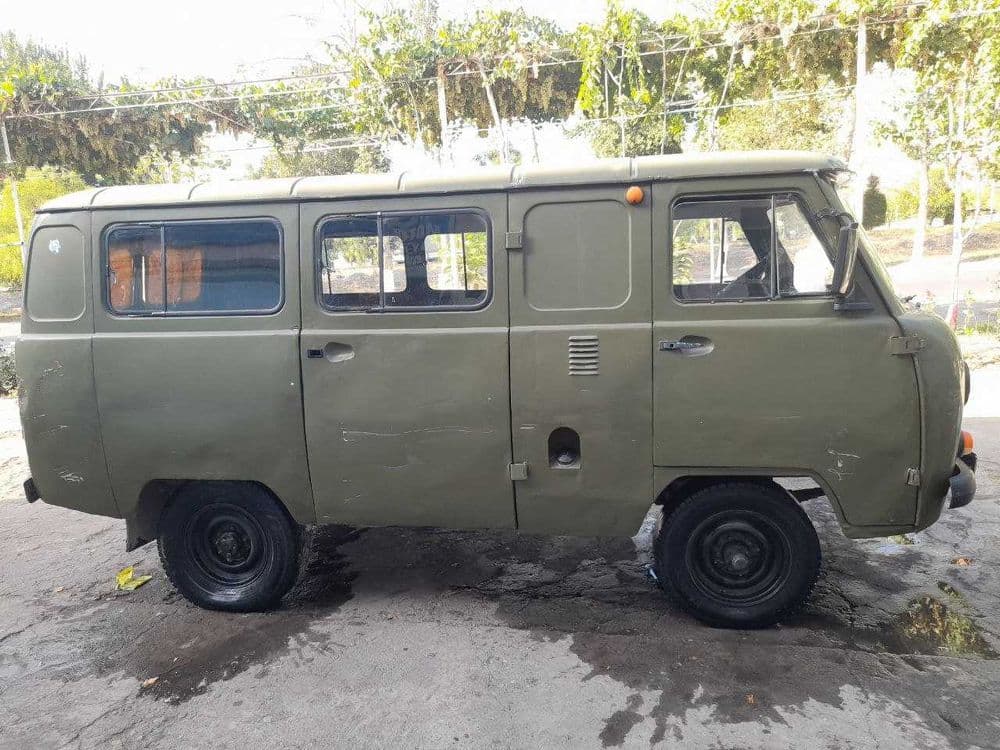 УАЗ 330301
буханка продам — 5