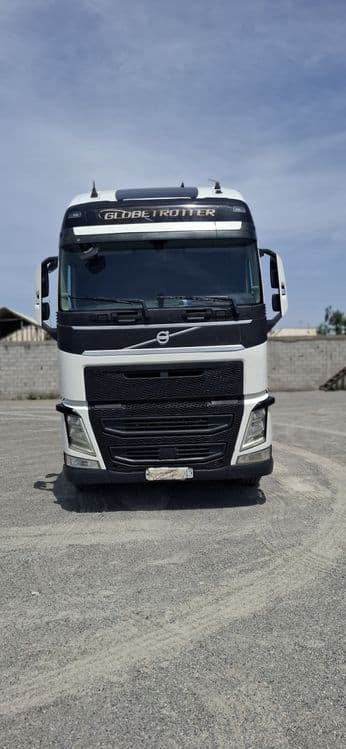 VOLVO EURO 6 + SCHMITZ CARGOBULL SL400 Прицеп Сотилади 
 Volvo: 2016 й — 2
