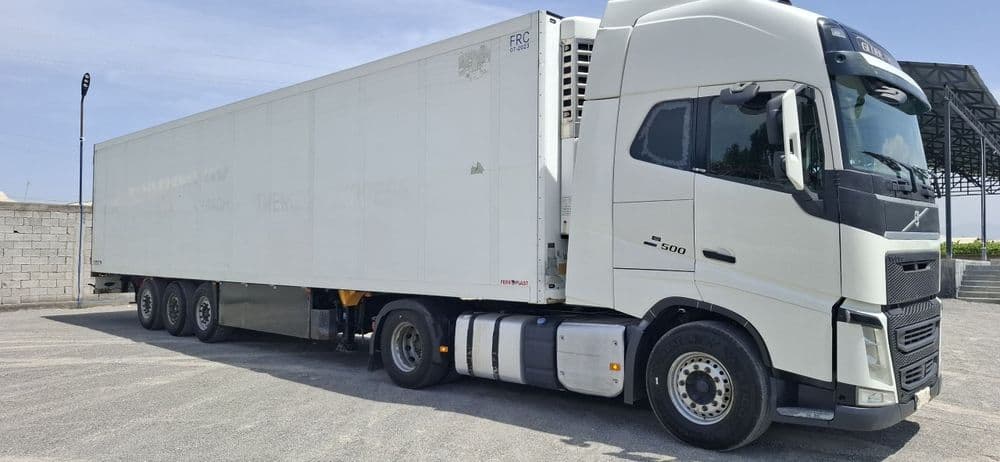 VOLVO EURO 6 + SCHMITZ CARGOBULL SL400 Прицеп Сотилади 
 Volvo: 2016 й — 3