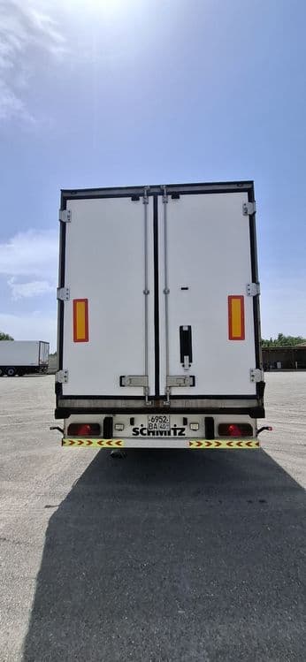 VOLVO EURO 6 + SCHMITZ CARGOBULL SL400 Прицеп Сотилади 
 Volvo: 2016 й — 4