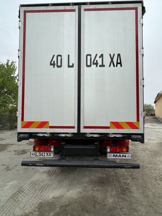 Man cla 31280 avtofurgon — 2