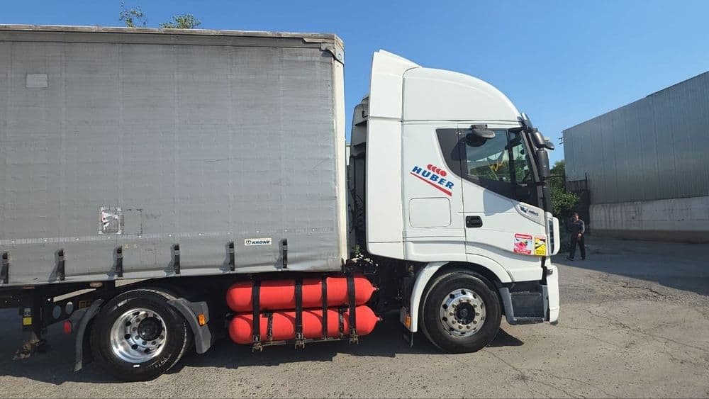 IVECO 460 + KRONE Прицеп Сотилади 
Йили: 2019 — 6
