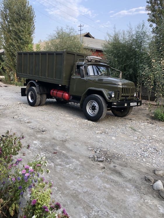 Zil 131 mashinasi sotiladi — 1
