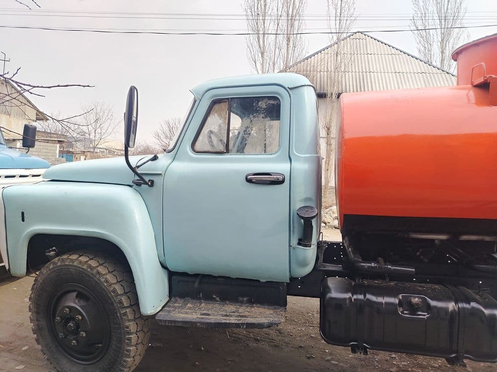 Gaz 53 Benzavoz. — 5