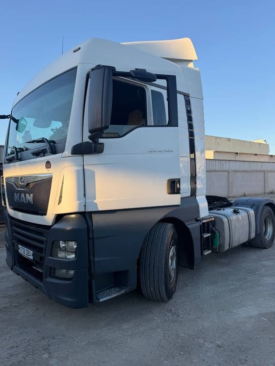 MAN TGX 18.460 EURO 6 Тягач Сотилади — 3