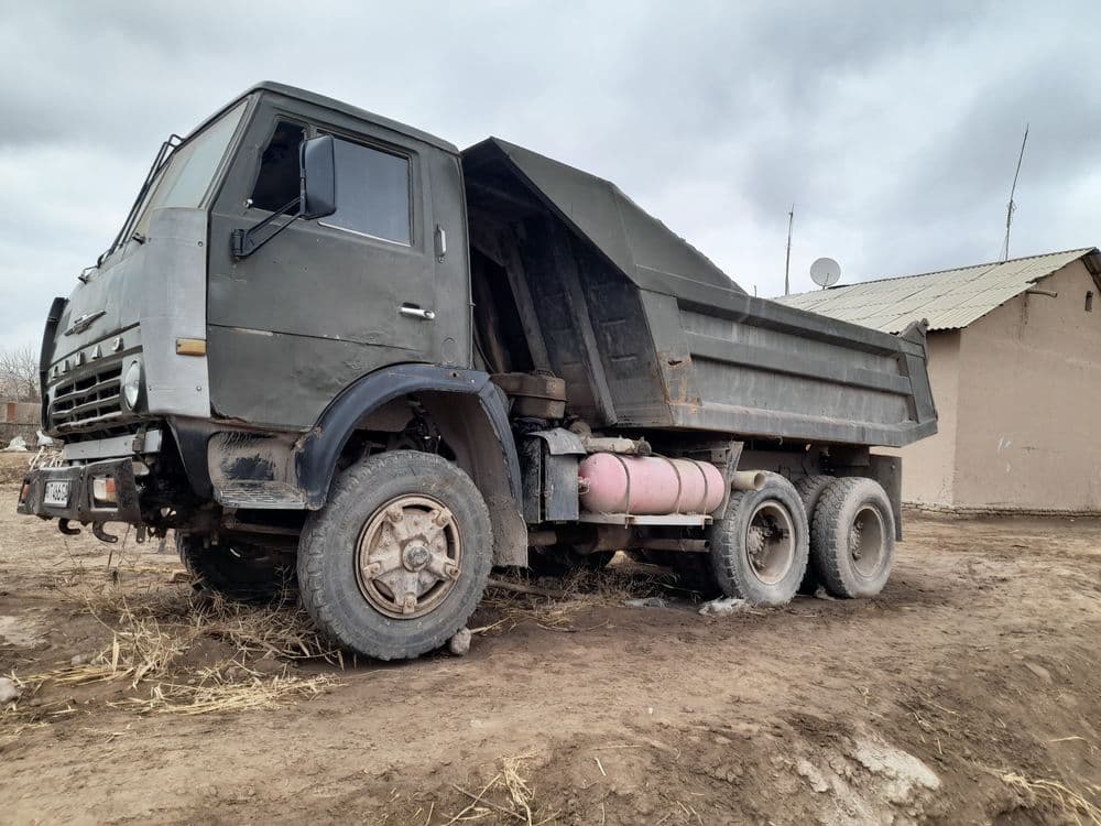 Kamaz 1986 yil gaz metan 400 tali — 2