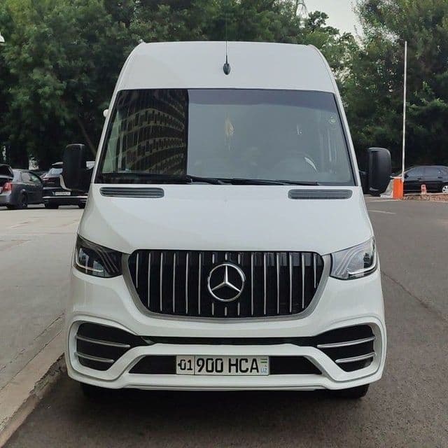 Mersades-Benz Sprinter Long